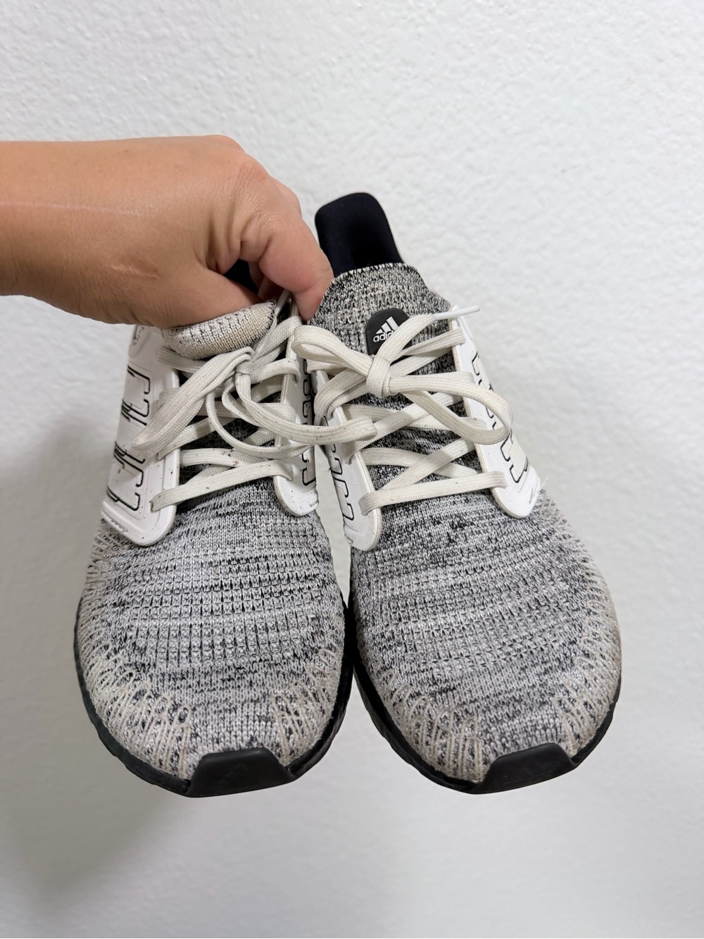 Adidas white and black Ultraboost - Picture 7 of 9